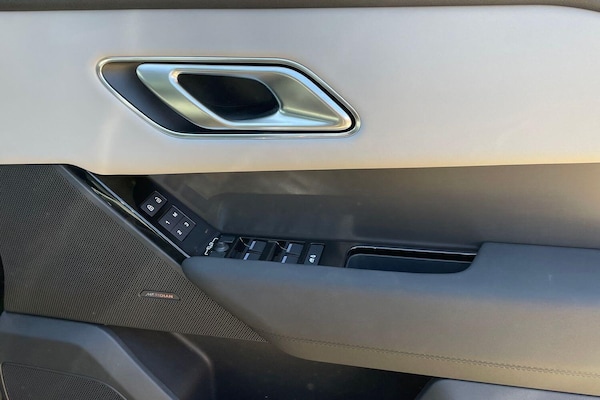 Used Land Rover Range Rover Velar 2025 for sale - 76239360: Photo 41
