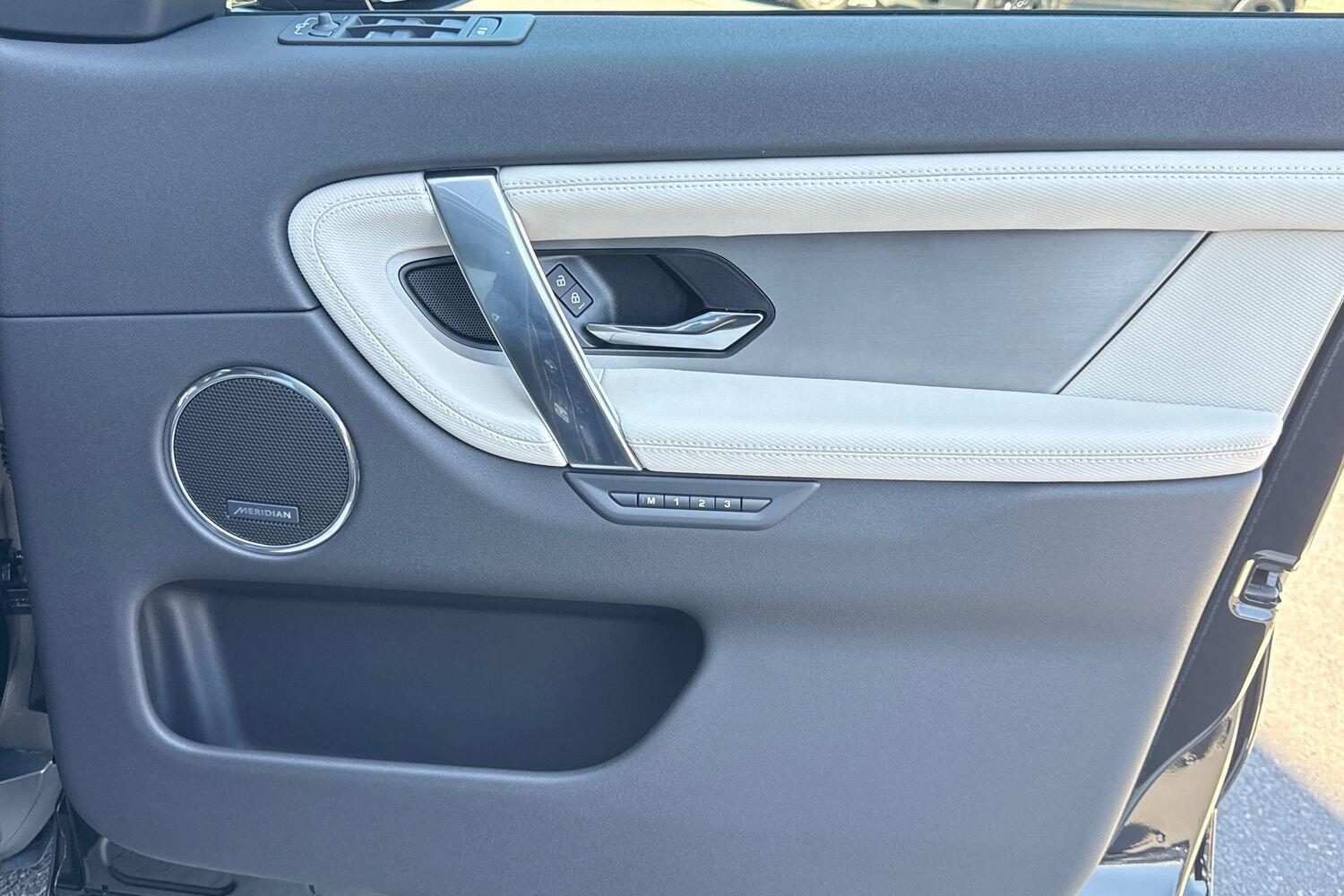 Used Land Rover Discovery Sport for sale - 77216216: Photo 39