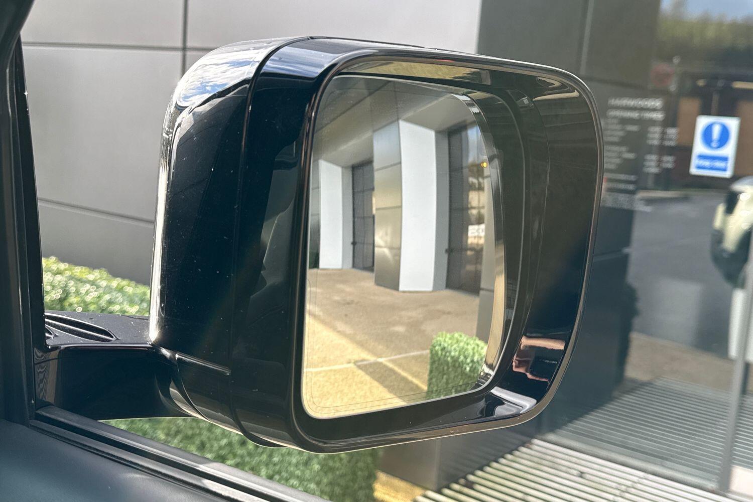 Used Land Rover Defender 90 2025 for sale - 76786453: Photo 15