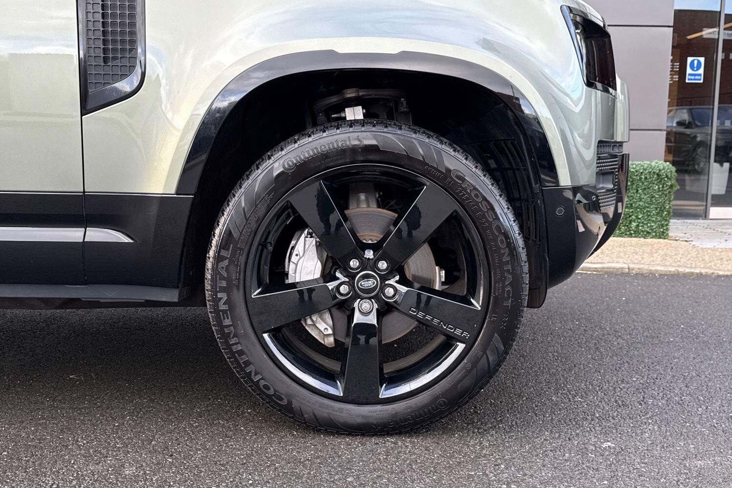 Used Land Rover Defender 90 2025 for sale - 76786453: Photo 18