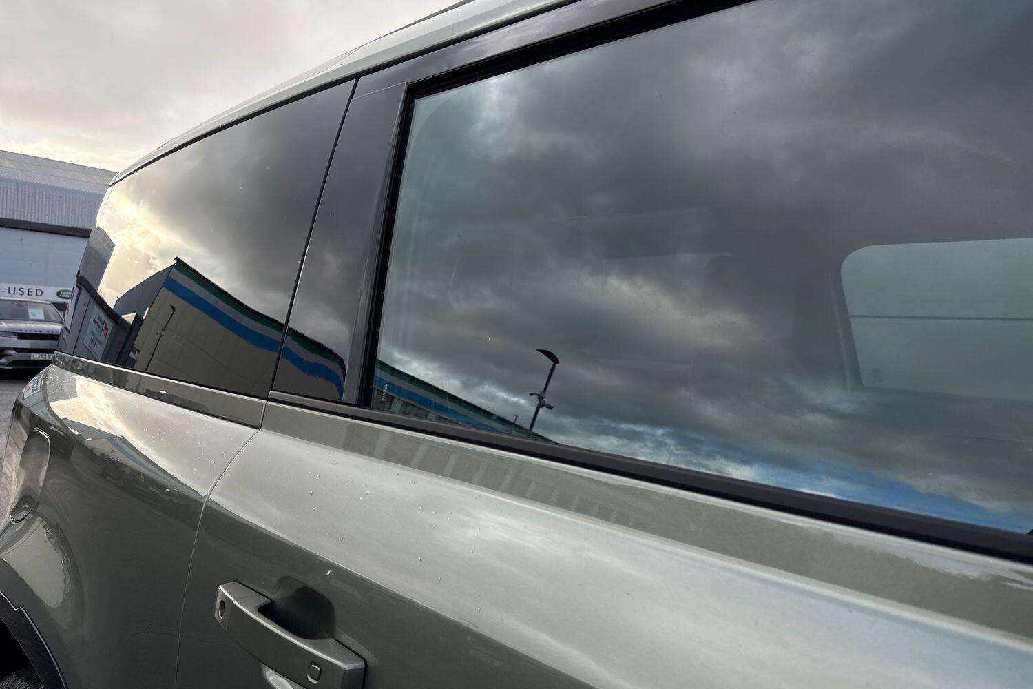 Used Land Rover Defender 90 2025 for sale - 76786453: Photo 23