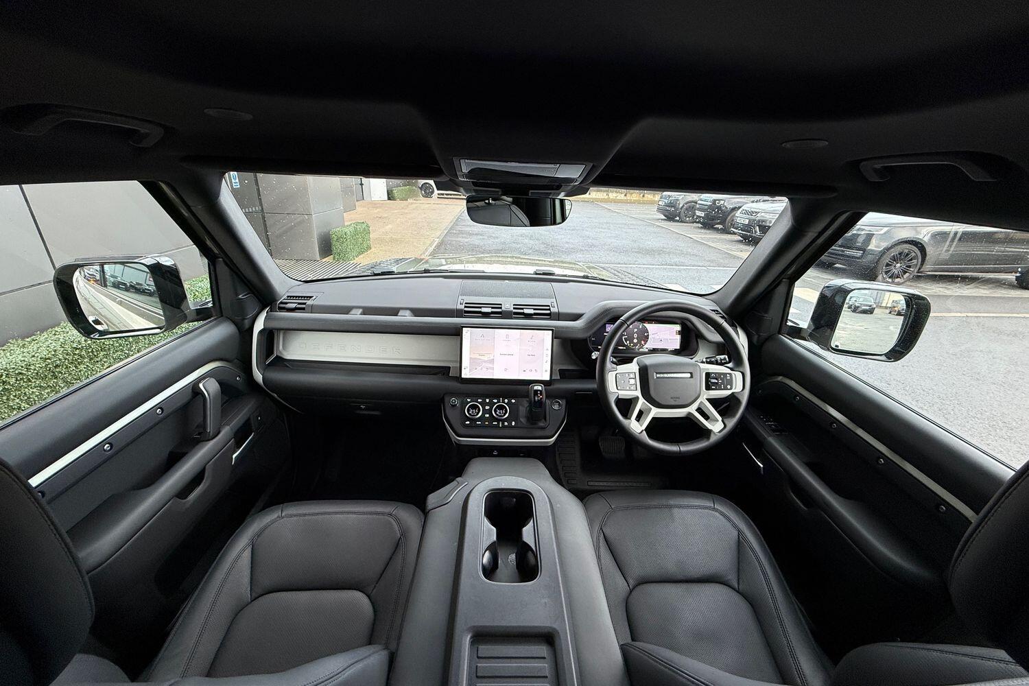 Used Land Rover Defender 90 2025 for sale - 76786453: Photo 3