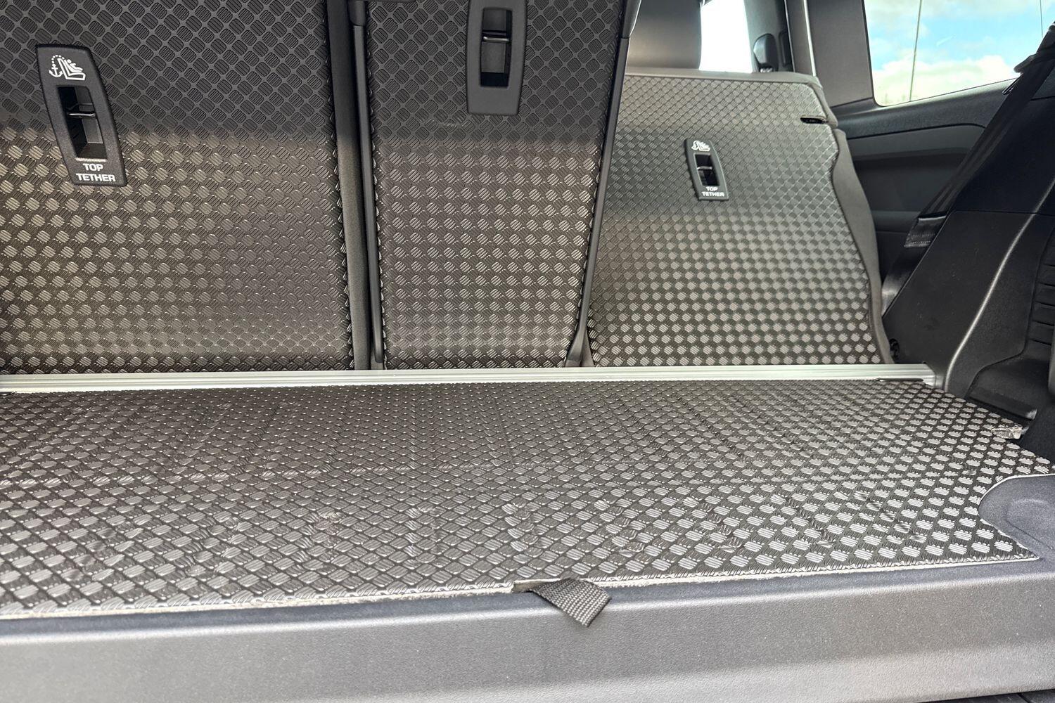 Used Land Rover Defender 90 2025 for sale - 76786453: Photo 34