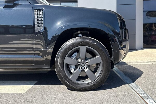 Used Land Rover Defender 110 2025 for sale - 75247337: Photo 17