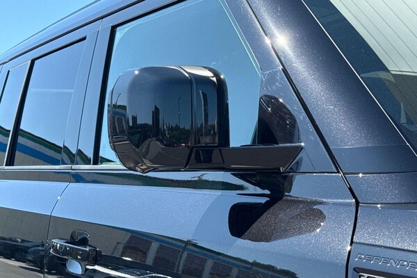 Used Land Rover Defender 110 2025 for sale - 75247337: Photo 26
