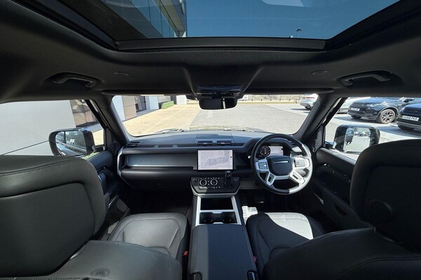 Used Land Rover Defender 110 2025 for sale - 75247337: Photo 3