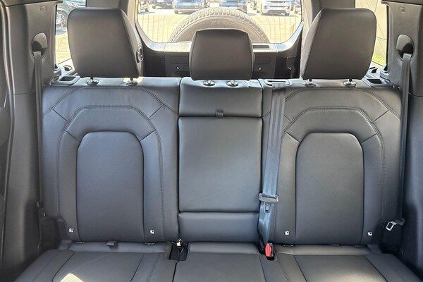 Used Land Rover Defender 110 2025 for sale - 75247337: Photo 40