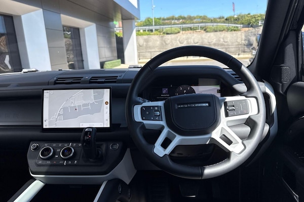 Used Land Rover Defender 110 2025 for sale - 75247337: Photo 43