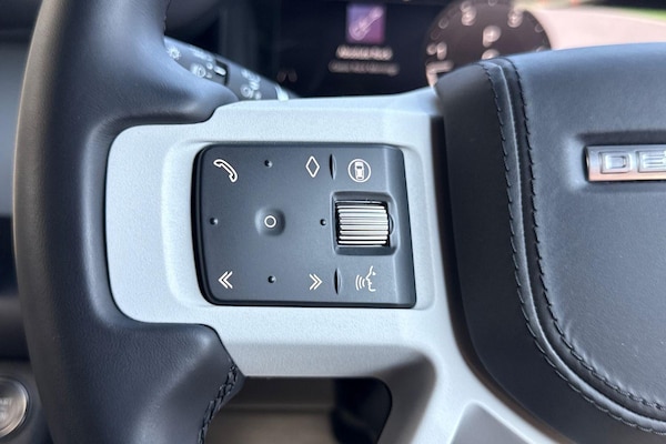 Used Land Rover Defender 110 2025 for sale - 75247337: Photo 47