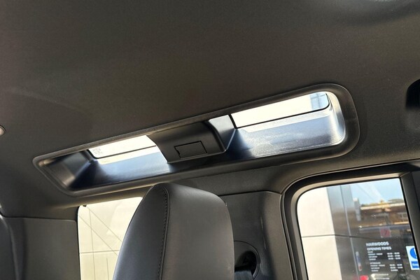 Used Land Rover Defender 110 2025 for sale - 75247337: Photo 57