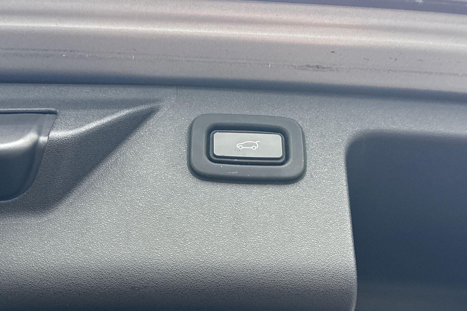 Used Land Rover Discovery Sport 2020 for sale - 76952929: Photo 32