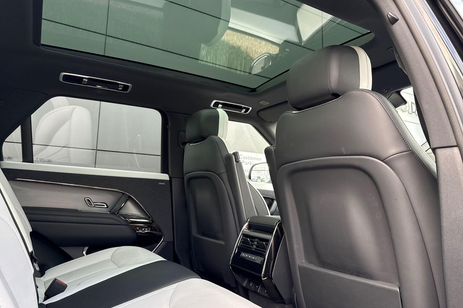 Used Land Rover Range Rover Sport 2024 for sale - 76786920: Photo 36