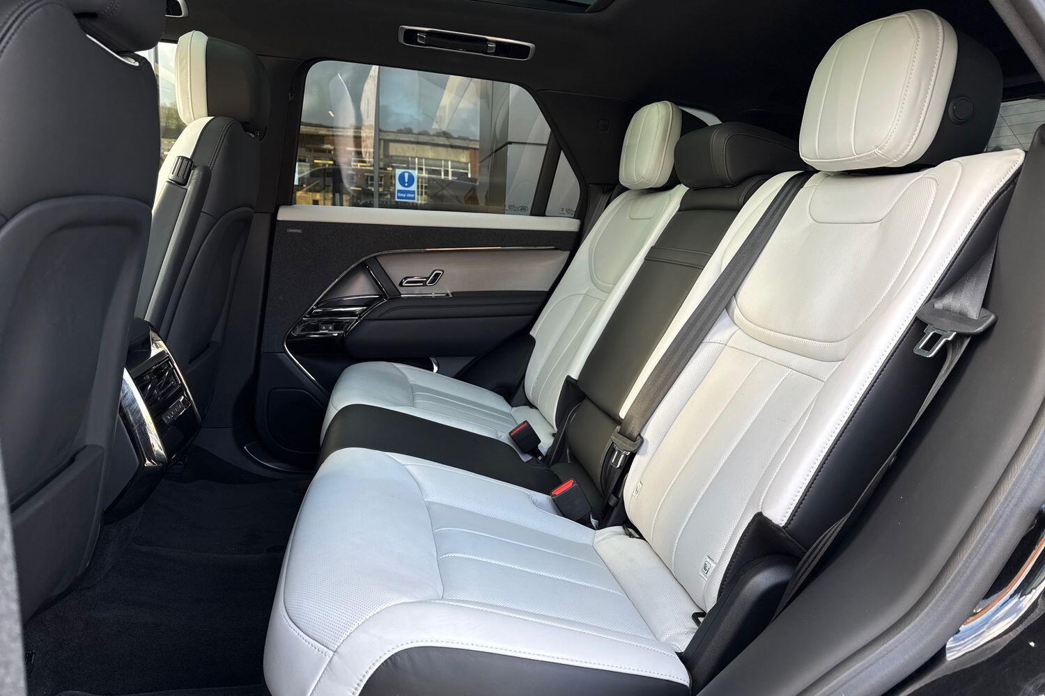 Used Land Rover Range Rover Sport 2024 for sale - 76786920: Photo 40