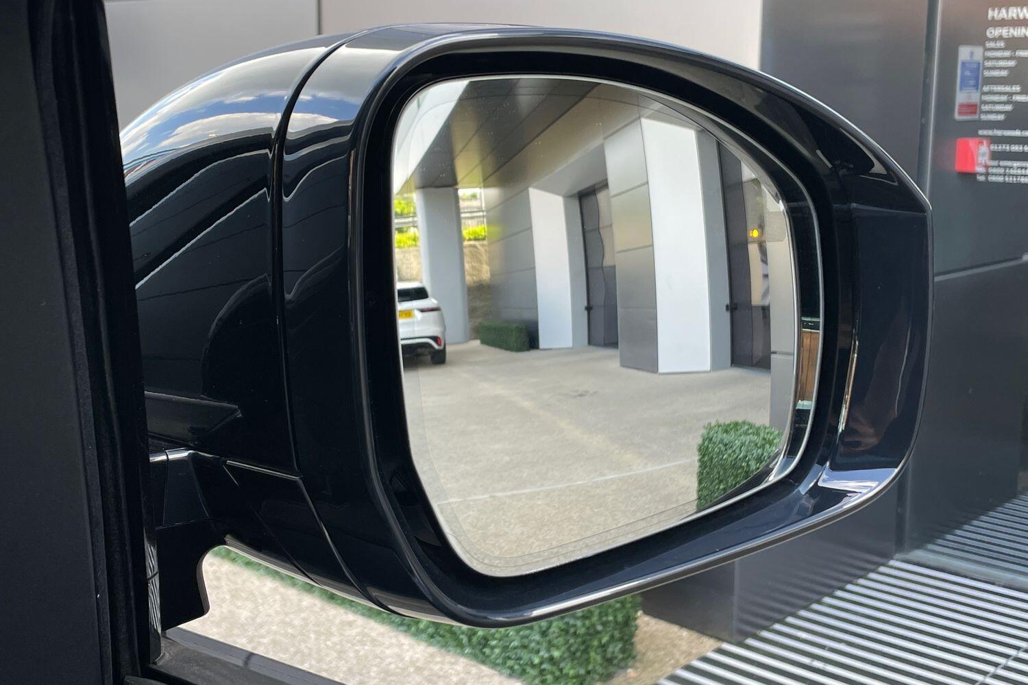 Used Land Rover Discovery 2025 for sale - 76511907: Photo 11