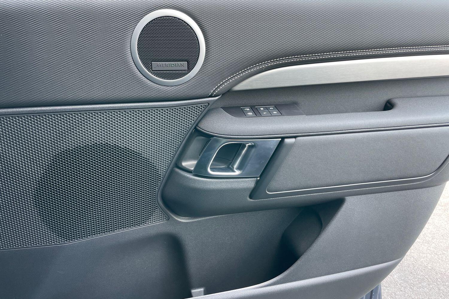 Used Land Rover Discovery 2025 for sale - 76511907: Photo 17