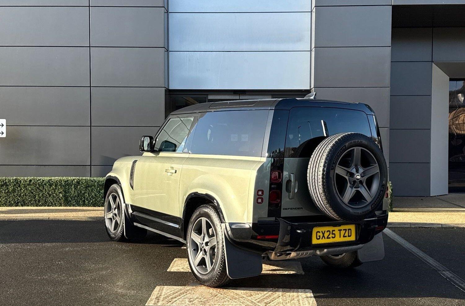 Used Land Rover Defender 2025 for sale - 77131682: Photo 11