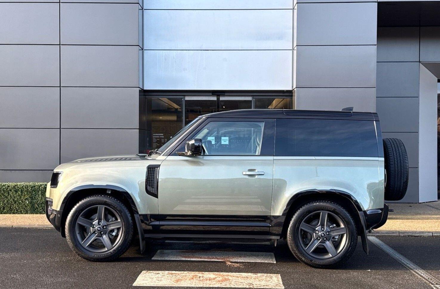 Used Land Rover Defender 2025 for sale - 77131682: Photo 13