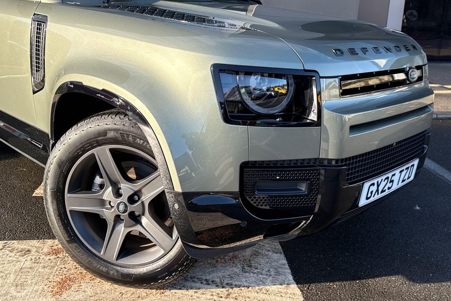 Used Land Rover Defender 2025 for sale - 77131682: Photo 17