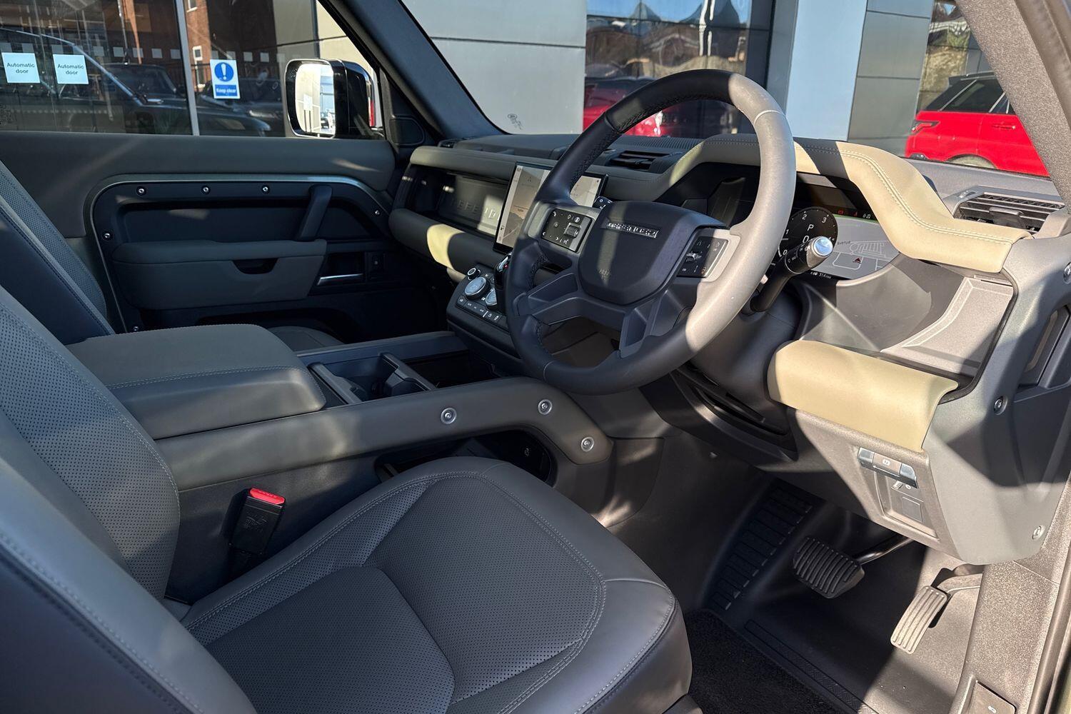 Used Land Rover Defender 2025 for sale - 77131682: Photo 19