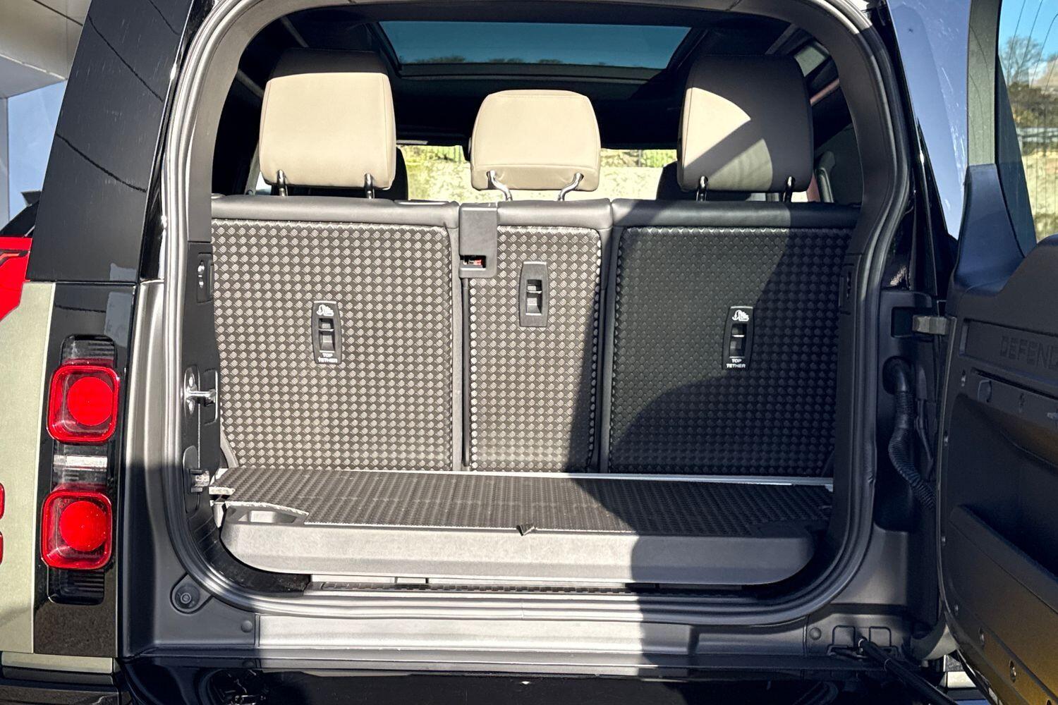 Used Land Rover Defender 2025 for sale - 77131682: Photo 33