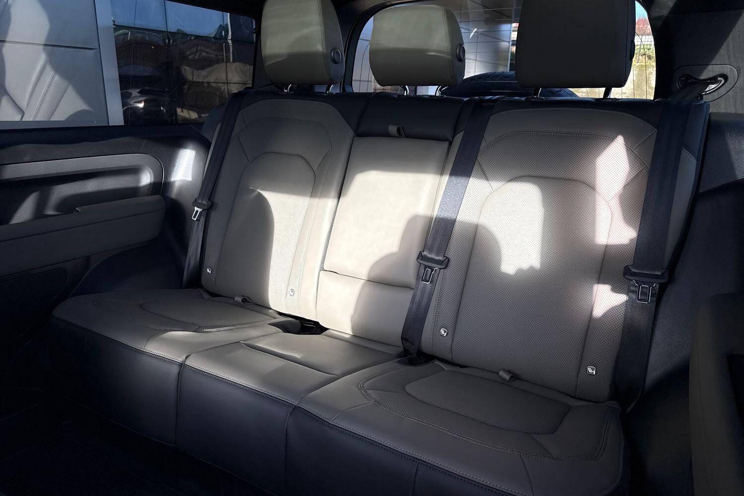 Used Land Rover Defender 2025 for sale - 77131682: Photo 39