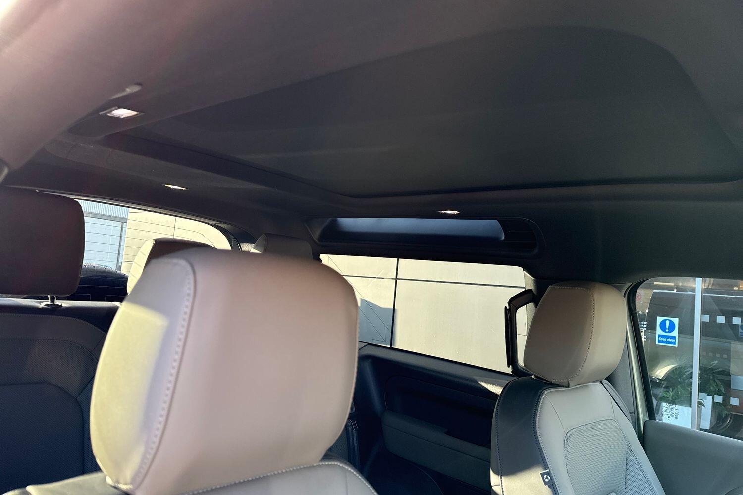 Used Land Rover Defender 2025 for sale - 77131682: Photo 8