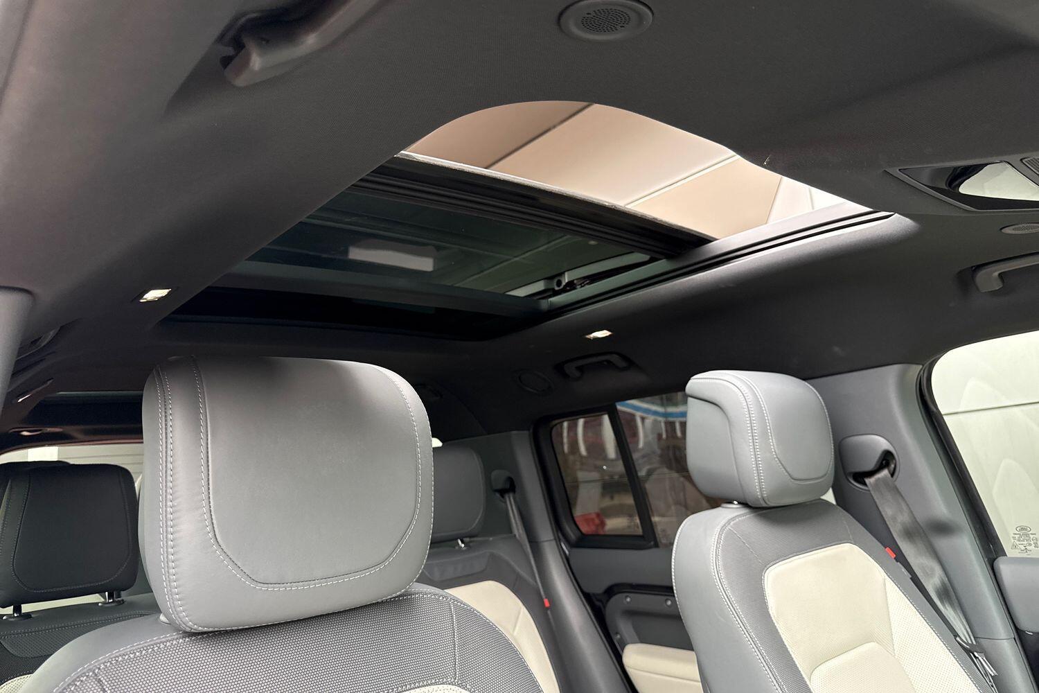 Used Land Rover Defender 130 2022 for sale - 76151173: Photo 11