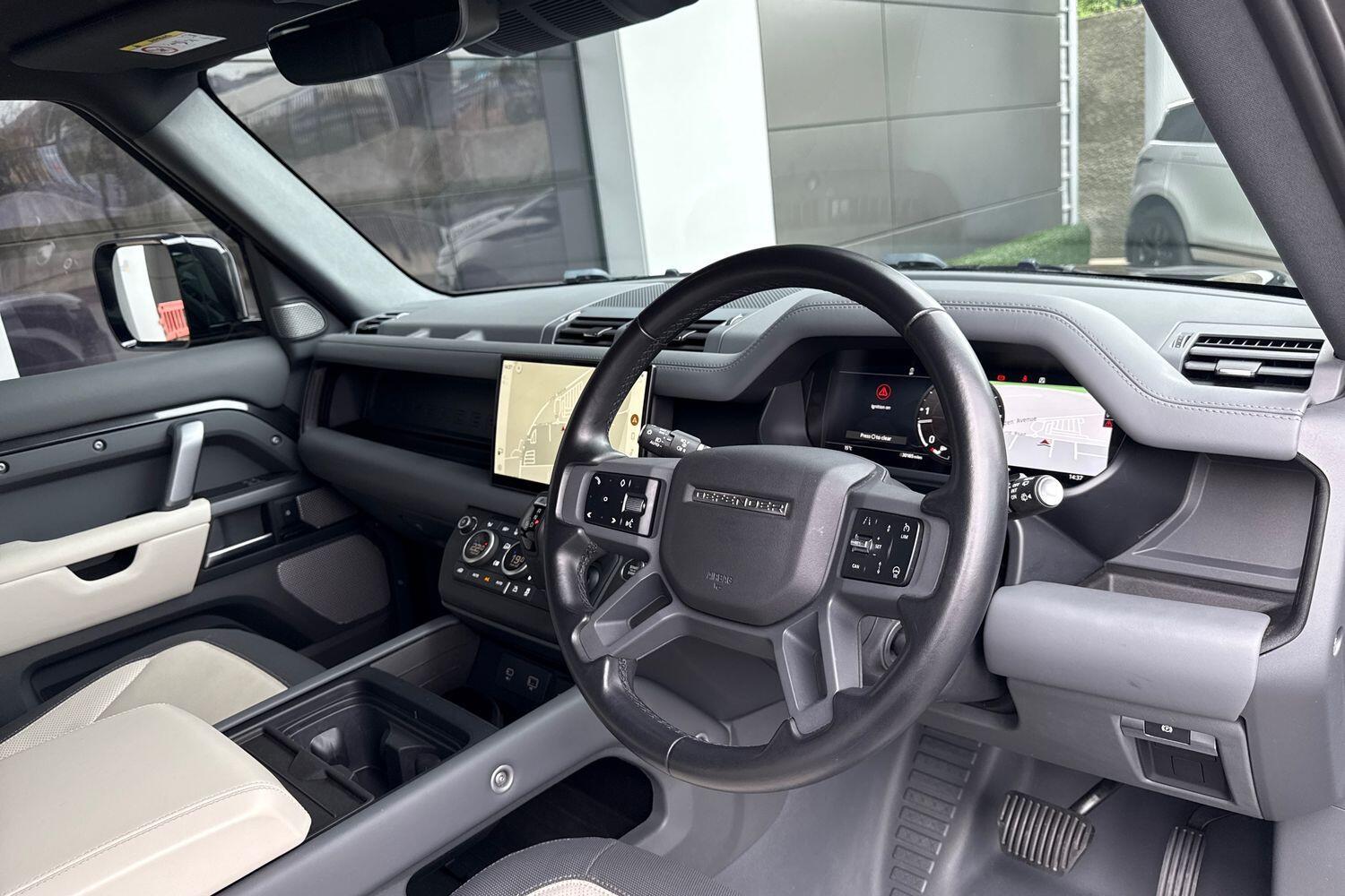 Used Land Rover Defender 130 2022 for sale - 76151173: Photo 16