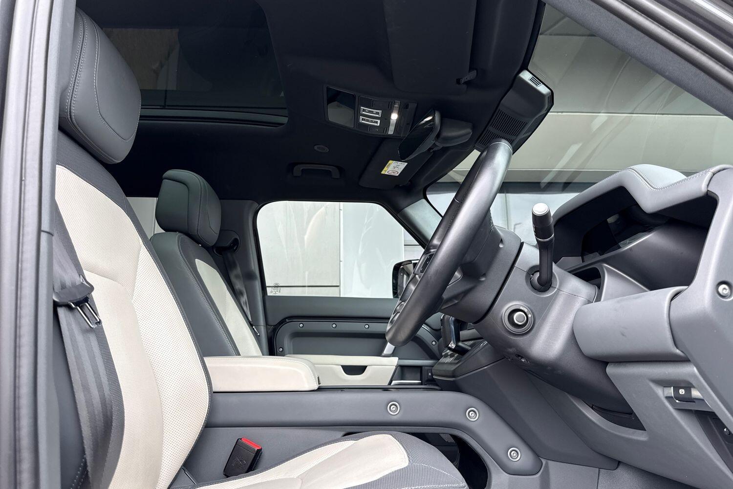 Used Land Rover Defender 130 2022 for sale - 76151173: Photo 17