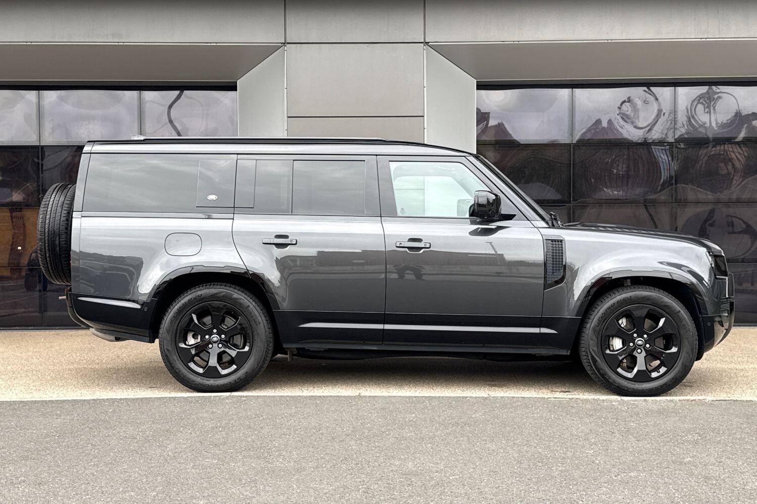 Used Land Rover Defender 130 2022 for sale - 76151173: Photo 2