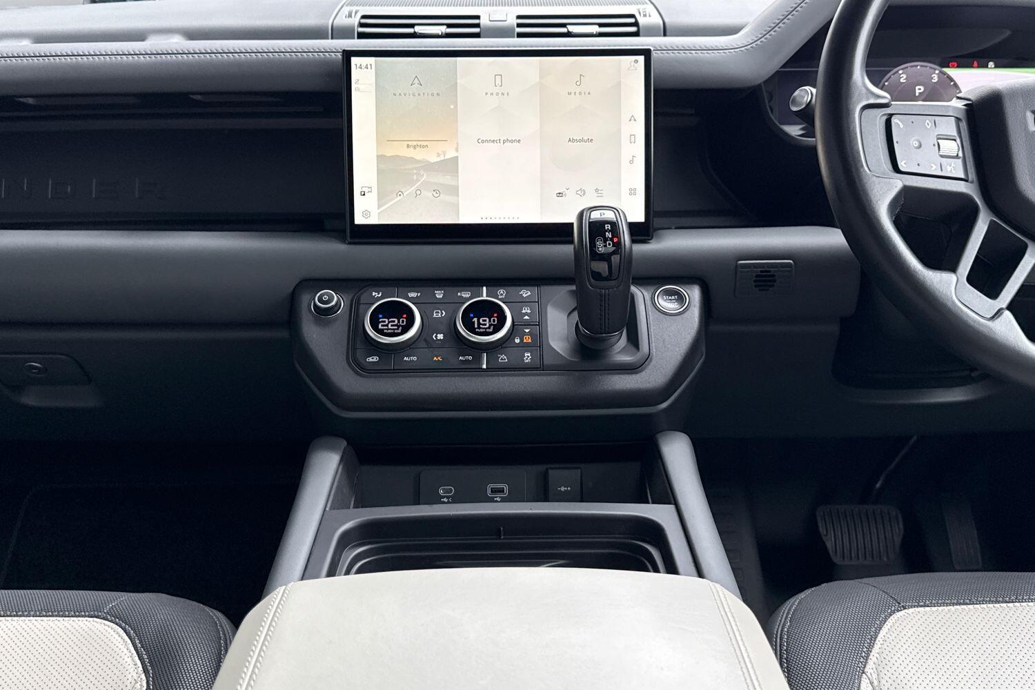 Used Land Rover Defender 130 2022 for sale - 76151173: Photo 29