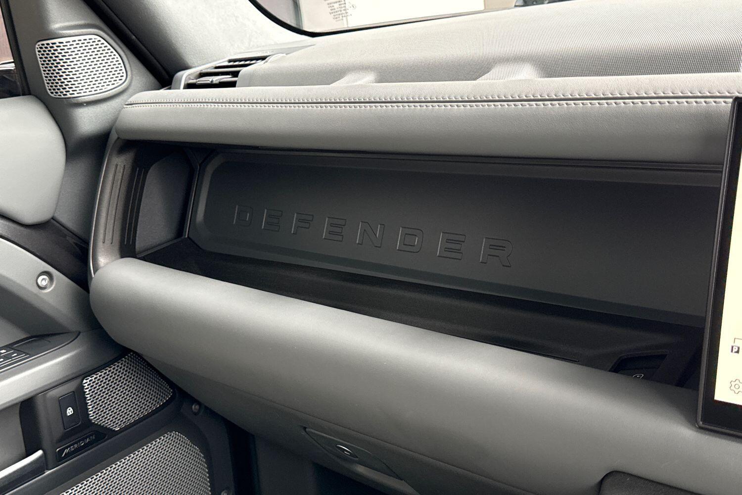 Used Land Rover Defender 130 2022 for sale - 76151173: Photo 31