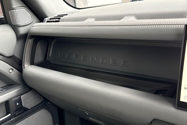 Used Land Rover Defender 130 2022 for sale - 76151173: Photo 31