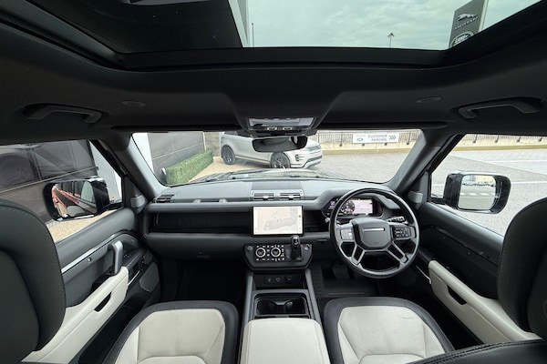 Used Land Rover Defender 130 2022 for sale - 76151173: Photo 3