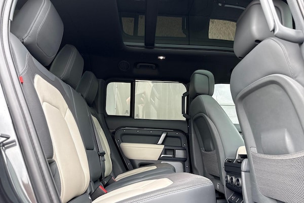 Used Land Rover Defender 130 2022 for sale - 76151173: Photo 42