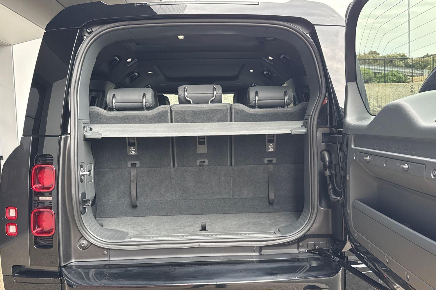 Used Land Rover Defender 130 2022 for sale - 76151173: Photo 55