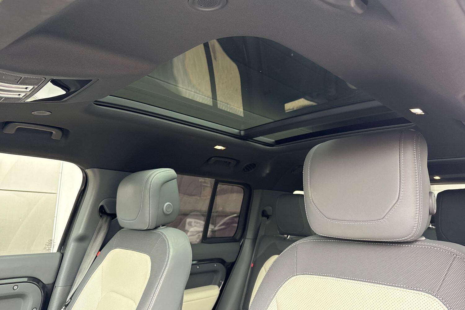 Used Land Rover Defender 130 2022 for sale - 76151173: Photo 61