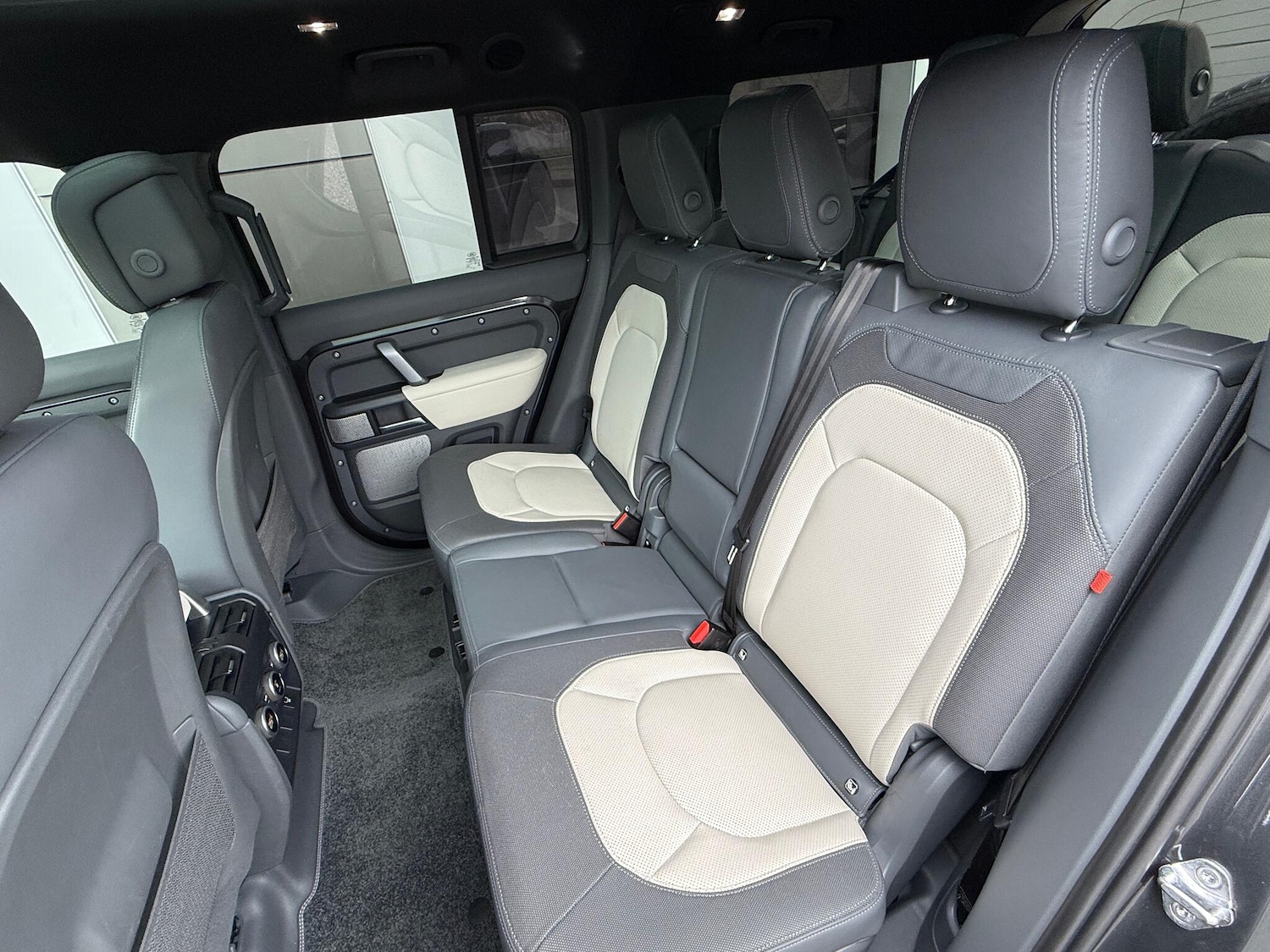 Used Land Rover Defender 130 2022 for sale - 76151173: Photo 63