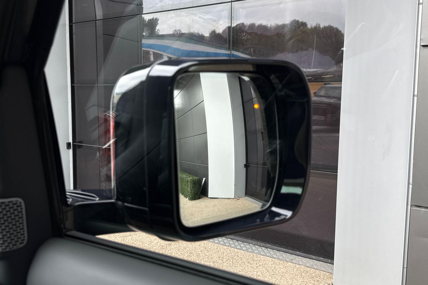 Used Land Rover Defender 130 2022 for sale - 76151173: Photo 71