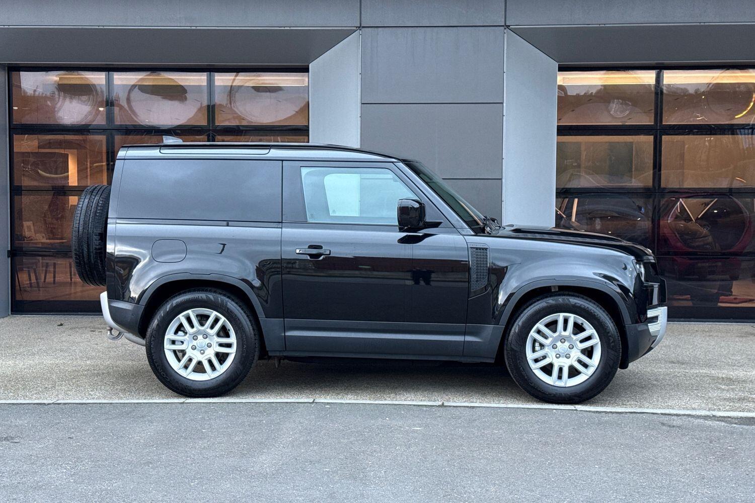 Used Land Rover Defender 90 2025 for sale - 77376933: Photo 2