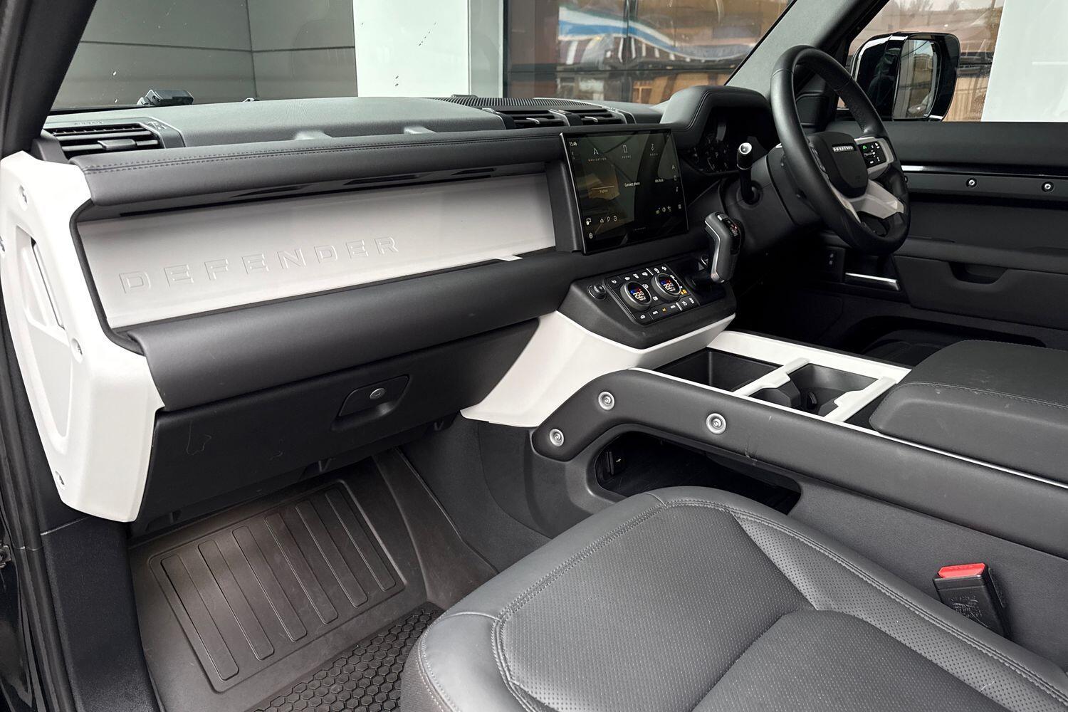 Used Land Rover Defender 90 2025 for sale - 77376933: Photo 32