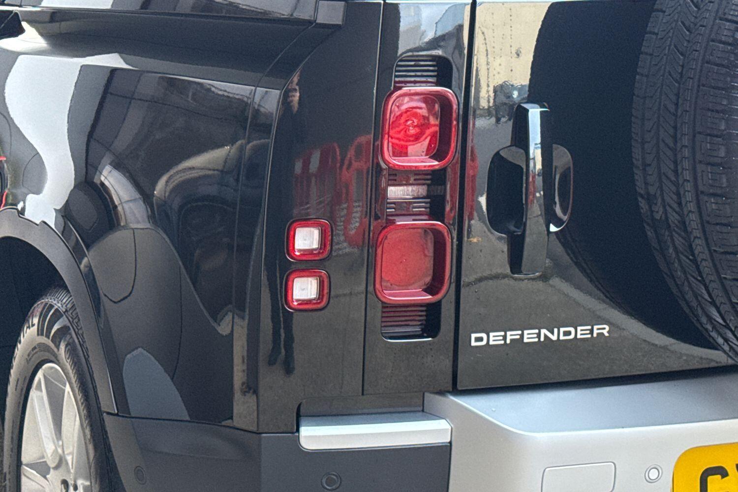 Used Land Rover Defender 90 2025 for sale - 77376933: Photo 34