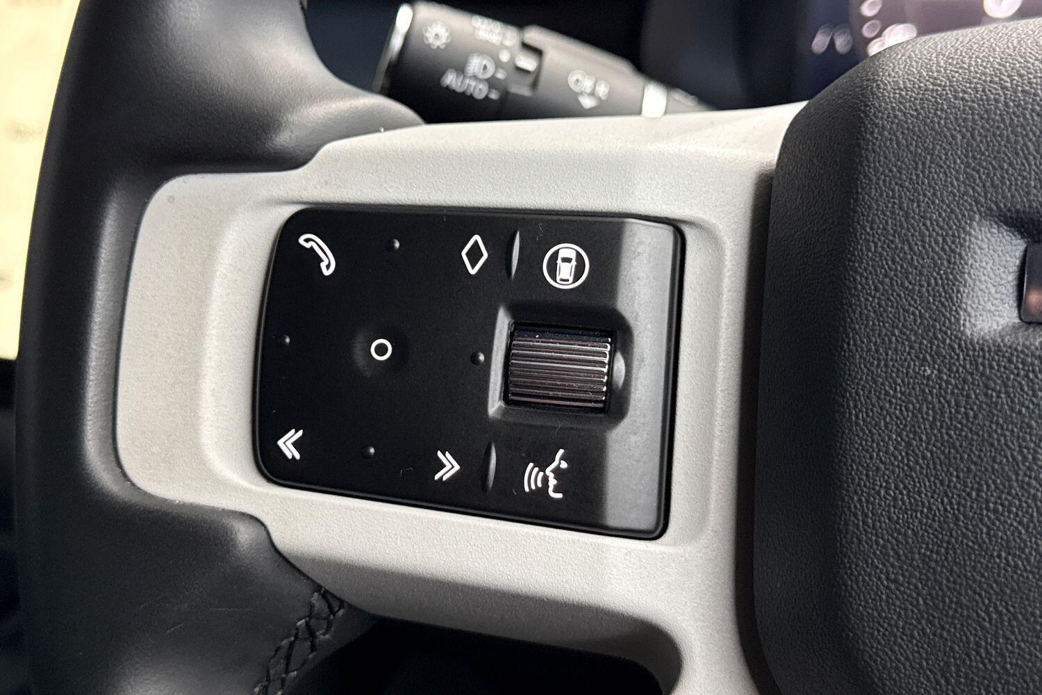 Used Land Rover Defender 90 2025 for sale - 77376933: Photo 39