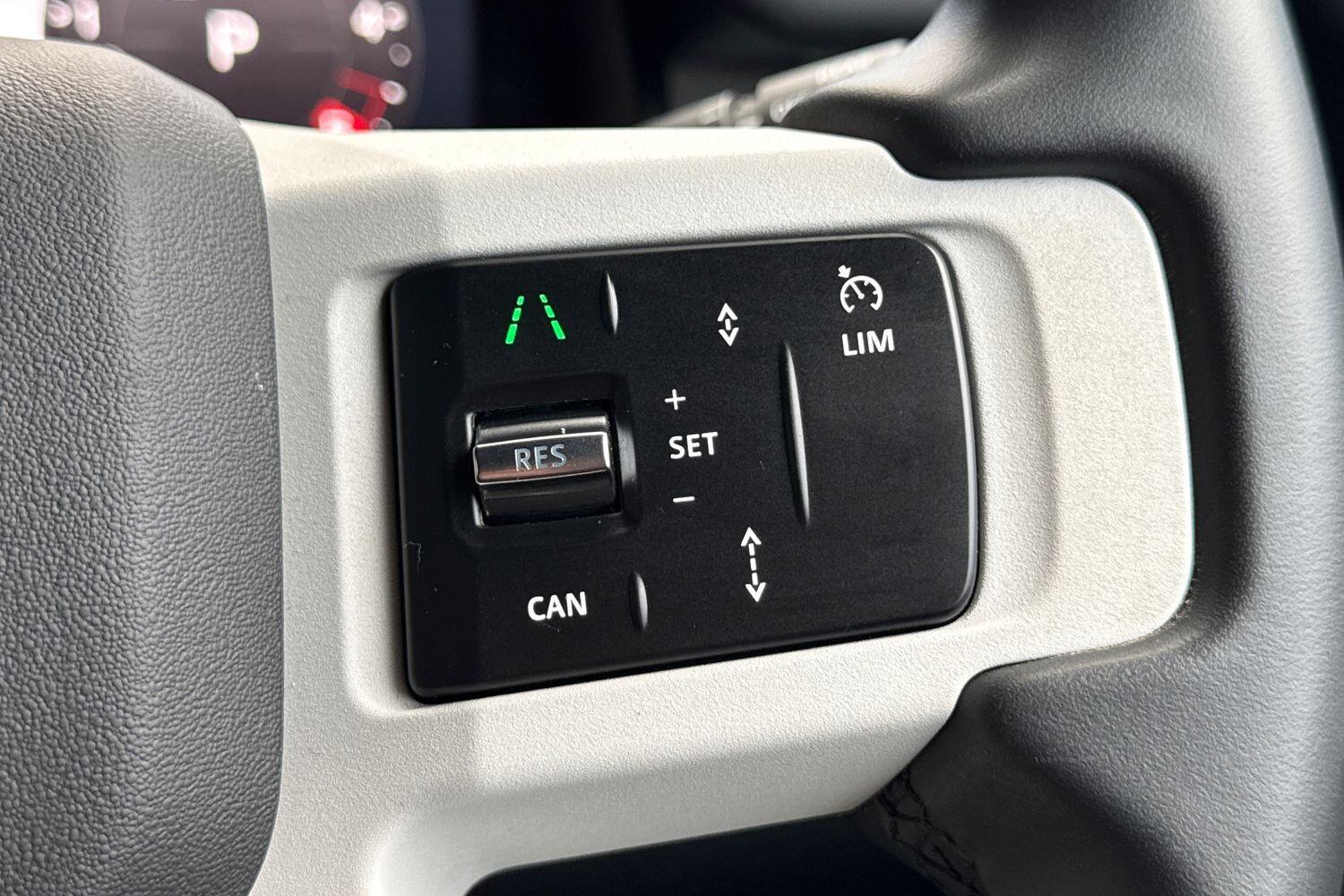 Used Land Rover Defender 90 2025 for sale - 77376933: Photo 40