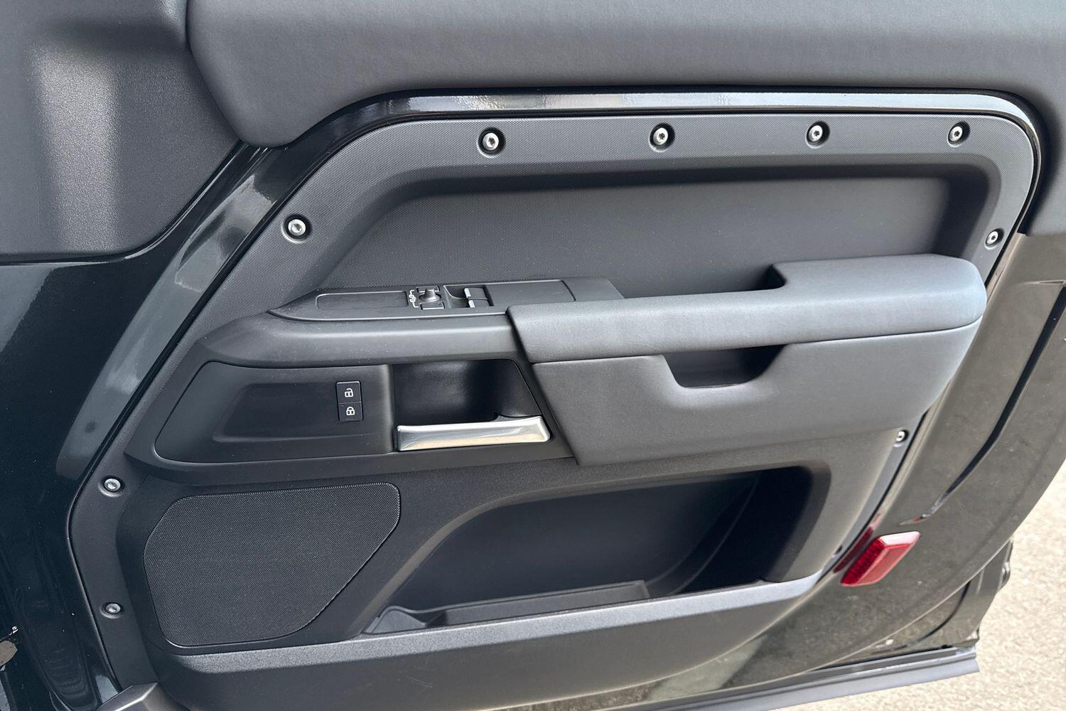 Used Land Rover Defender 90 2025 for sale - 77376933: Photo 42