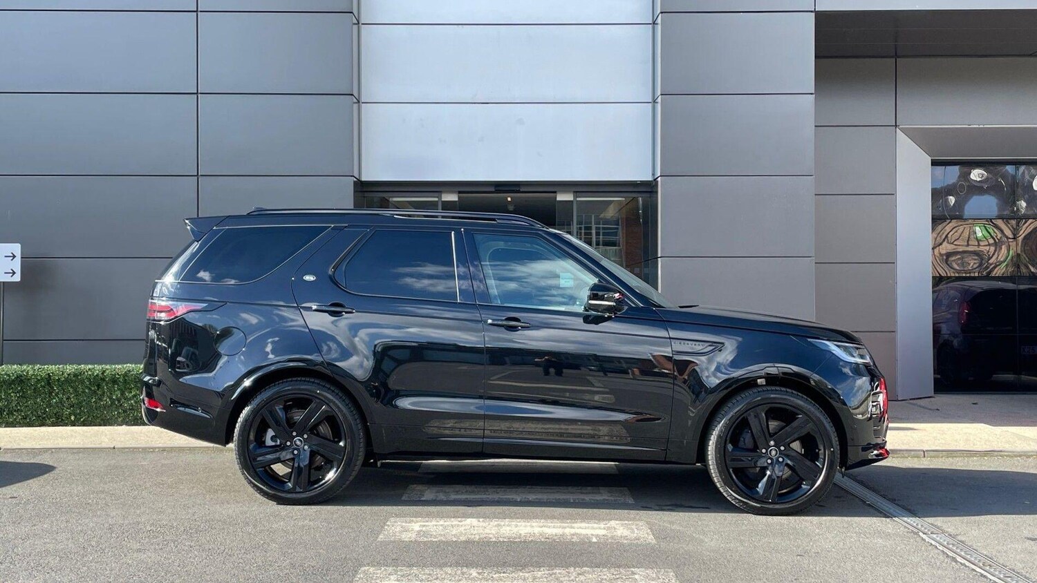 Used Land Rover Discovery 2025 for sale - 76371220: Photo 3