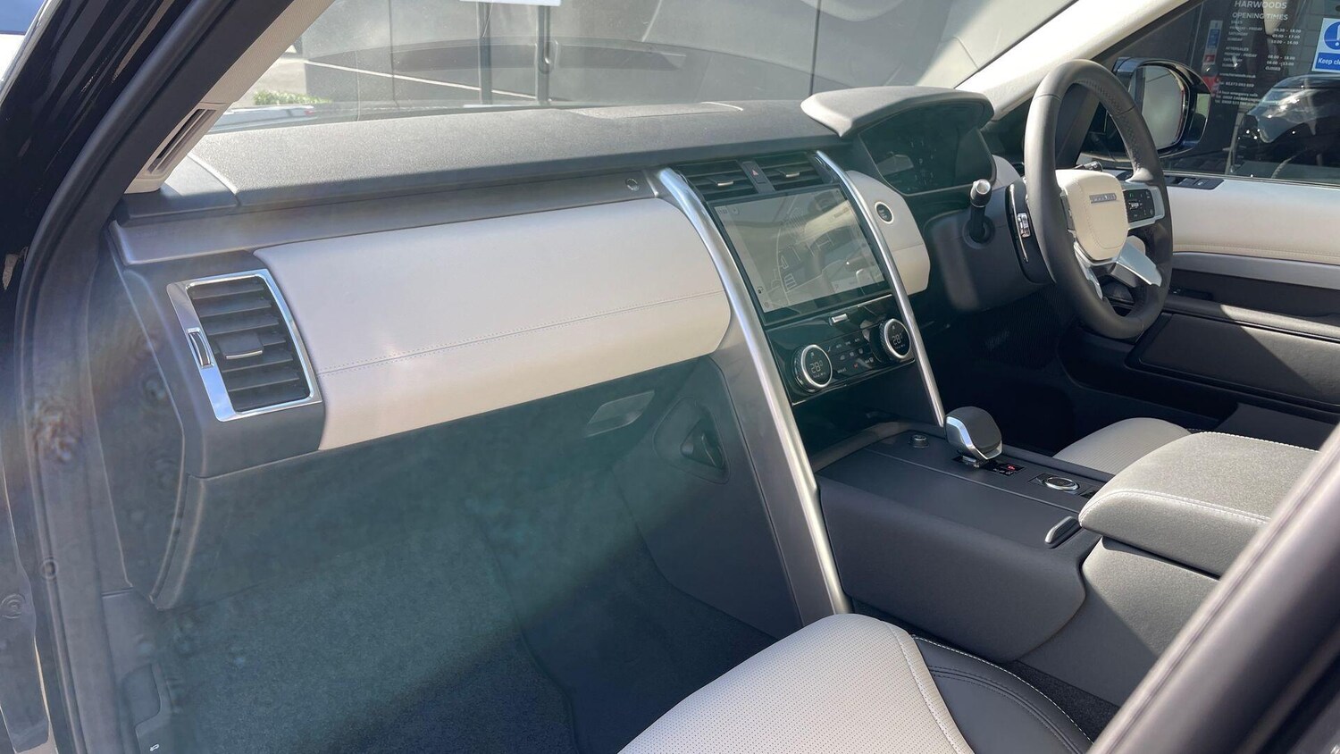 Used Land Rover Discovery 2025 for sale - 76371220: Photo 48