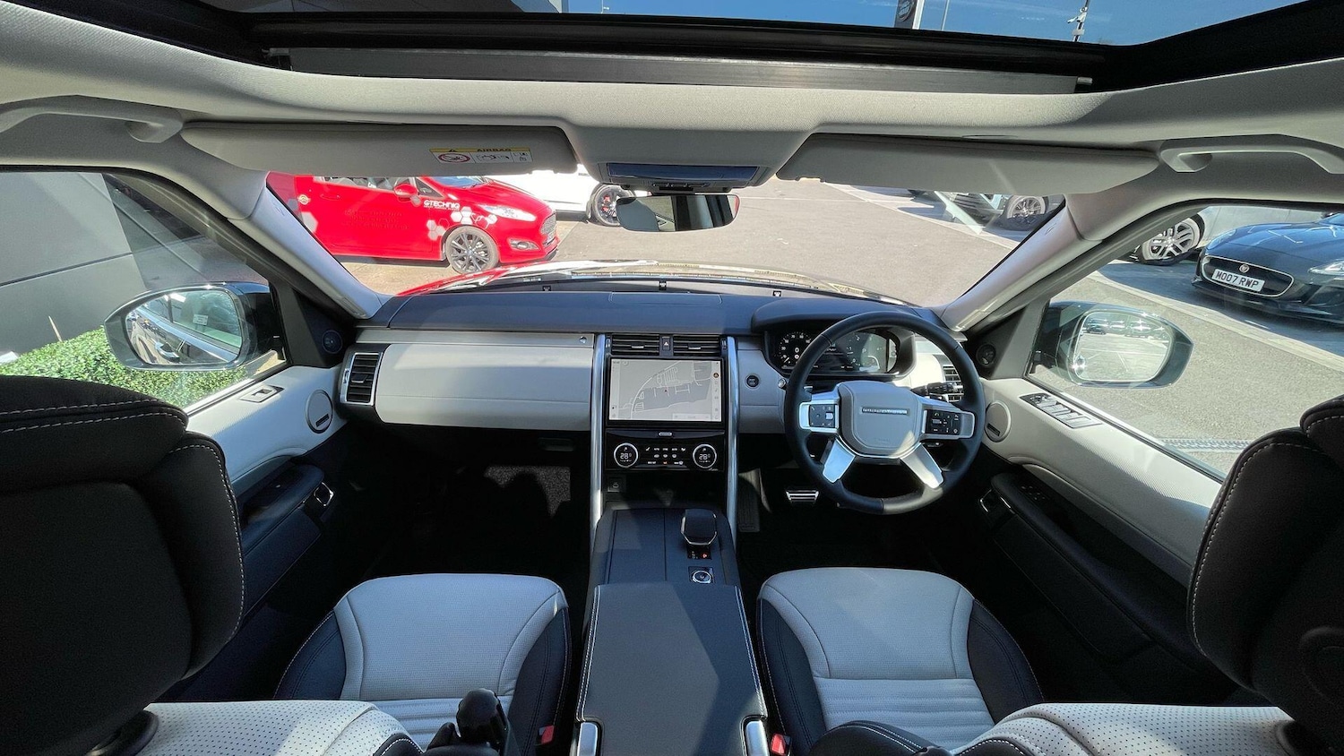 Used Land Rover Discovery 2025 for sale - 76371220: Photo 5