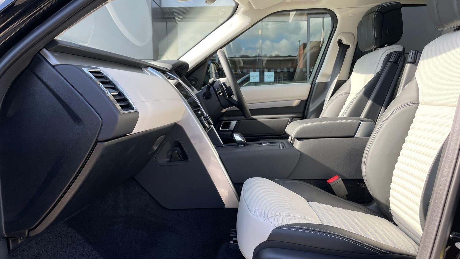 Used Land Rover Discovery 2025 for sale - 76371220: Photo 65