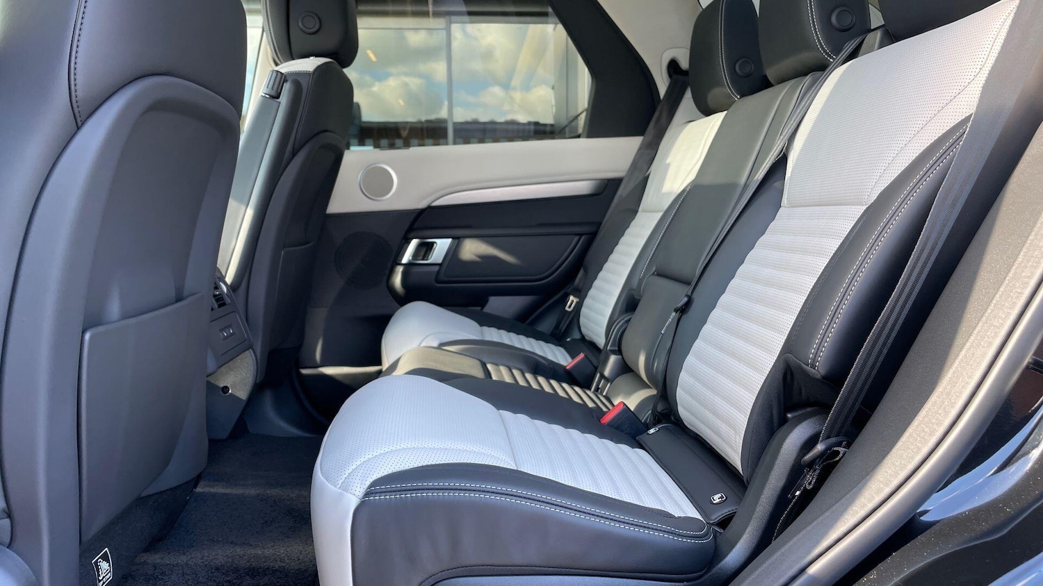 Used Land Rover Discovery 2025 for sale - 76371220: Photo 67